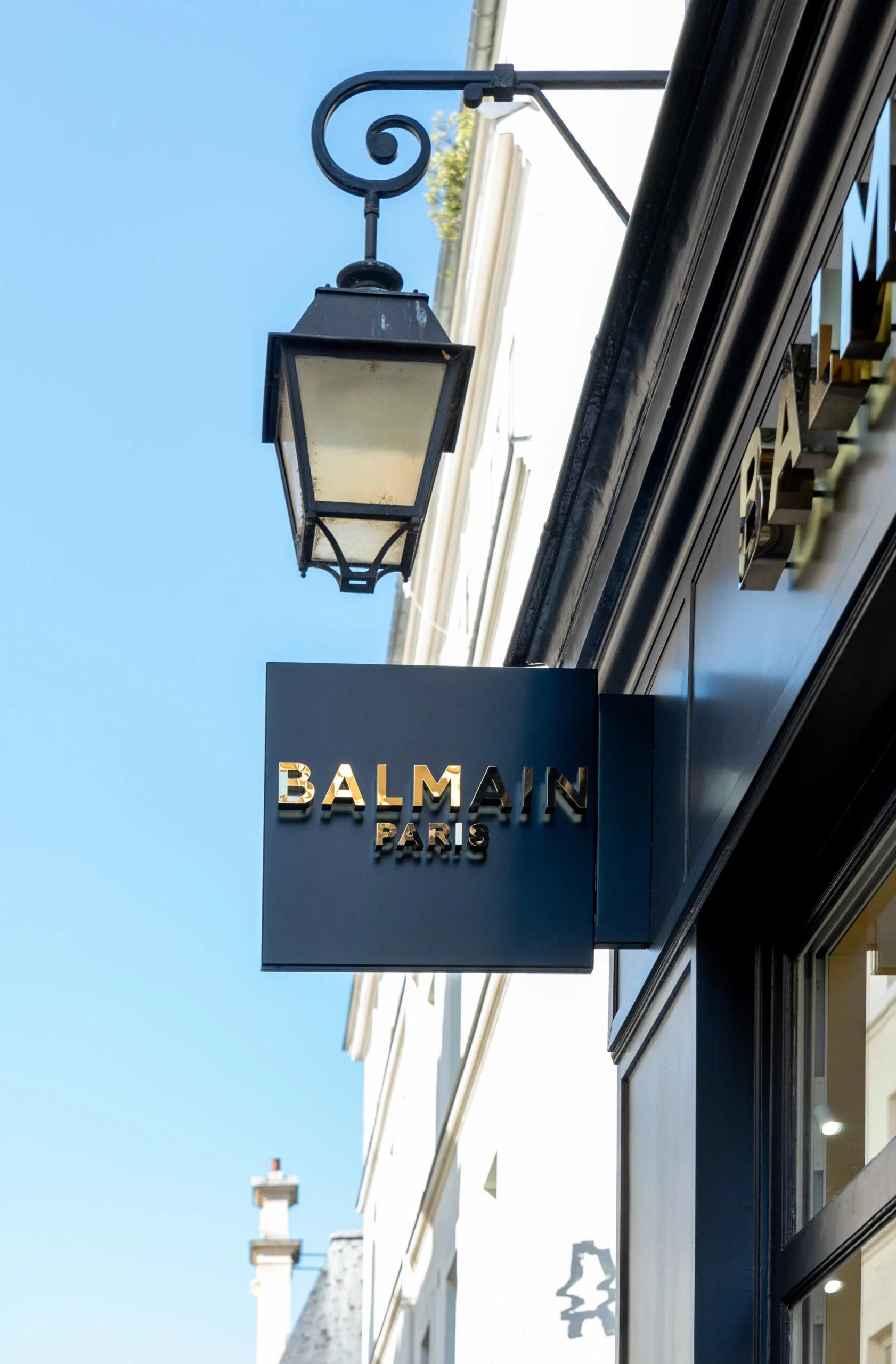Balmain Paris Enseigne