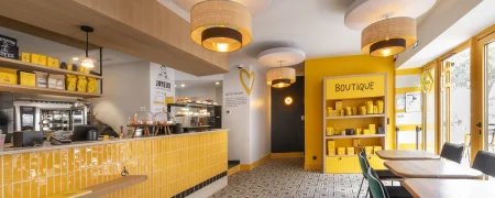 Mobilier sur mesure réalisé par L2A Agencement pour le Café Joyeux à Marseille