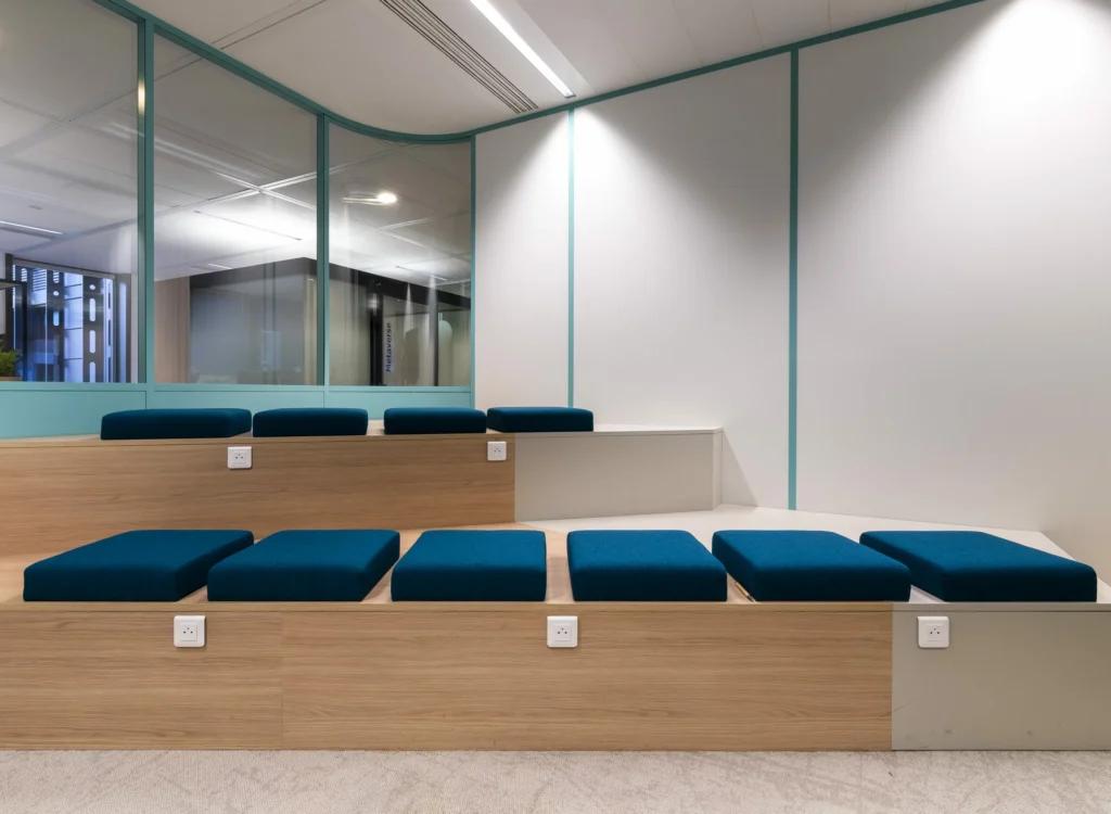 Mobilier Credit Agricole Montrouge Banquettes