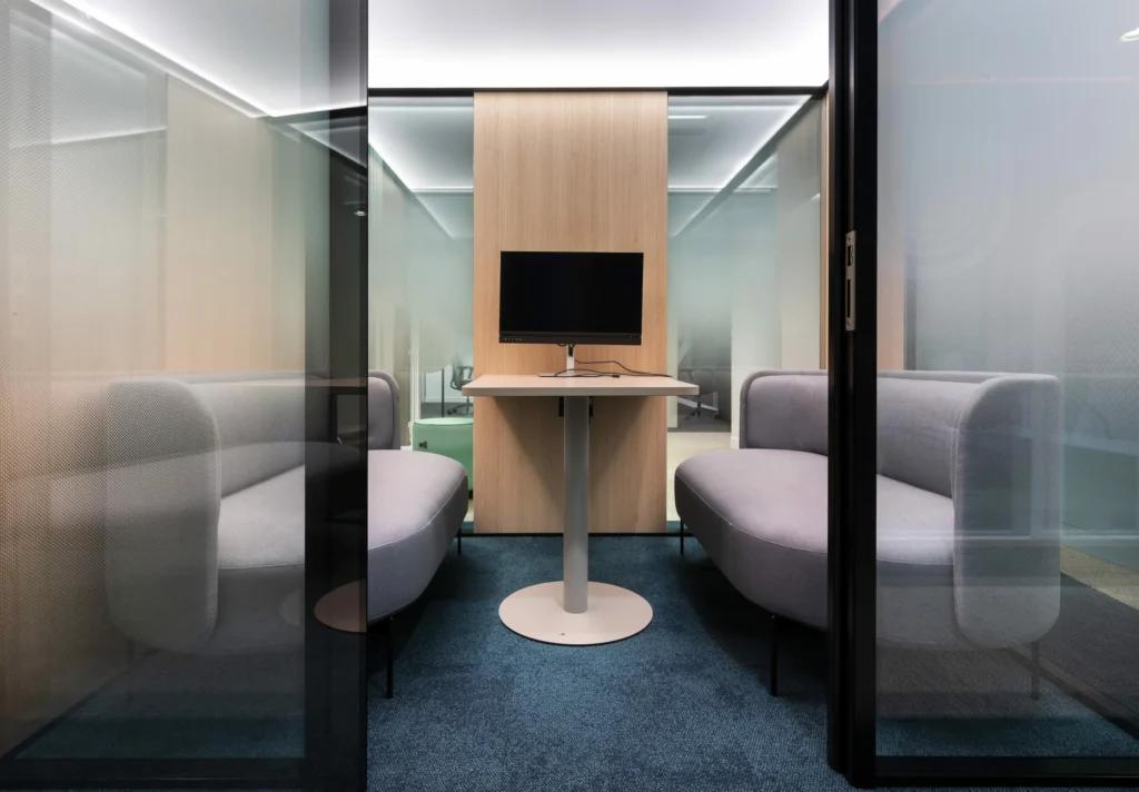 Mobilier Credit Agricole Montrouge Phonebox