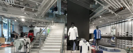 escalier monumental flagship Nike agencement
