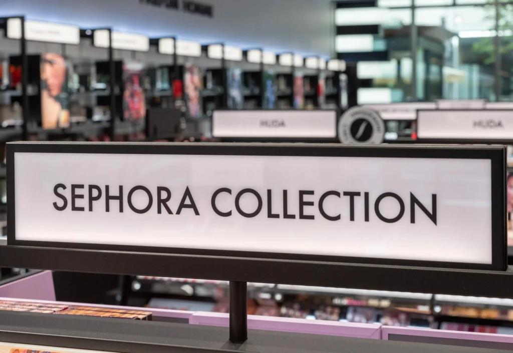 Signalétique et univers de marque SEPHORA dans le magasin Grenoble Neyrpic aménagé par L2A Agencement
