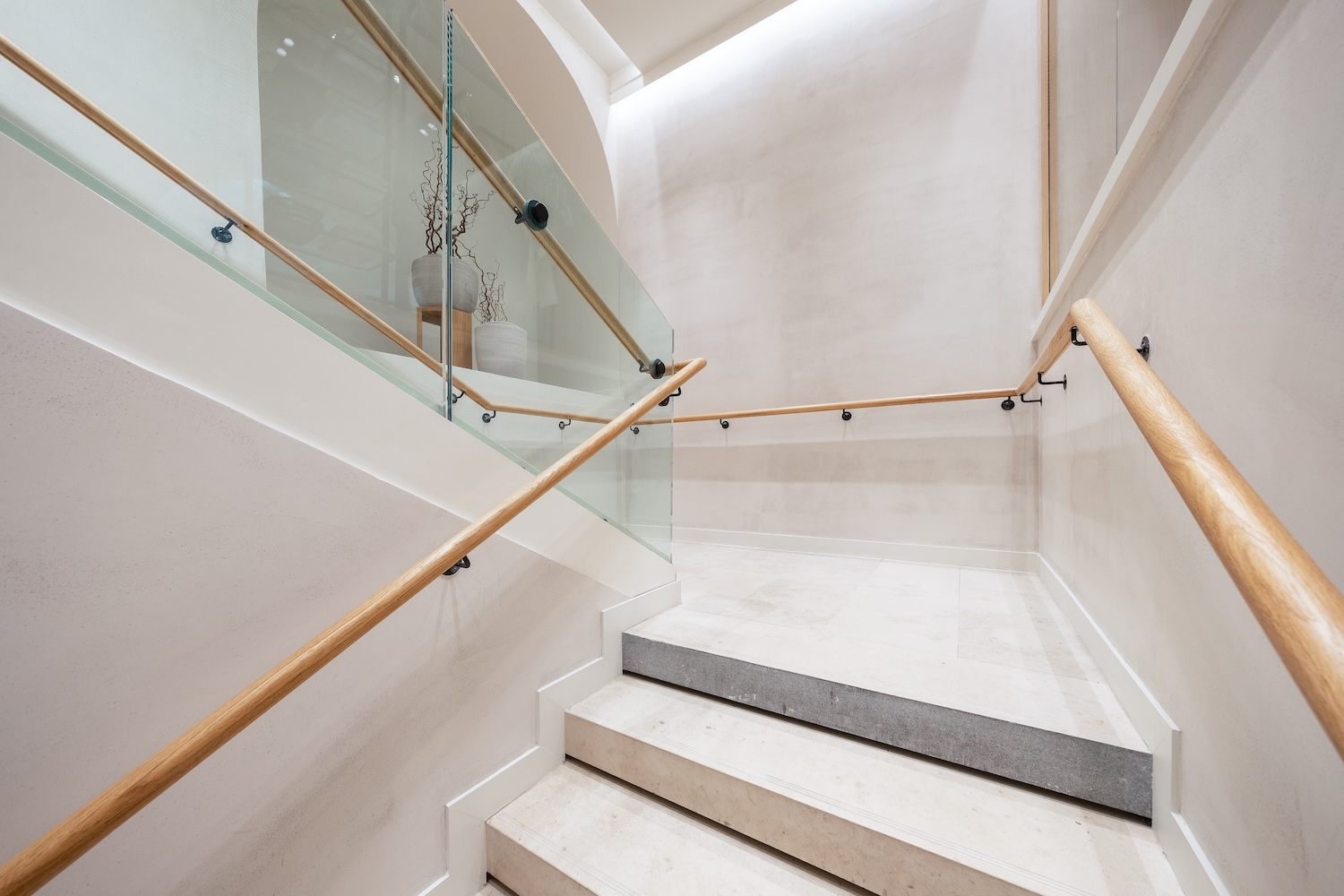 5 Escalier Mango Opera