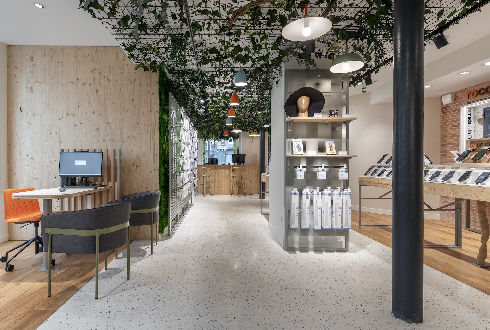5 Concept Store Boutique Orange