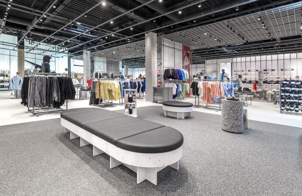 Retailors Nike Aeroville