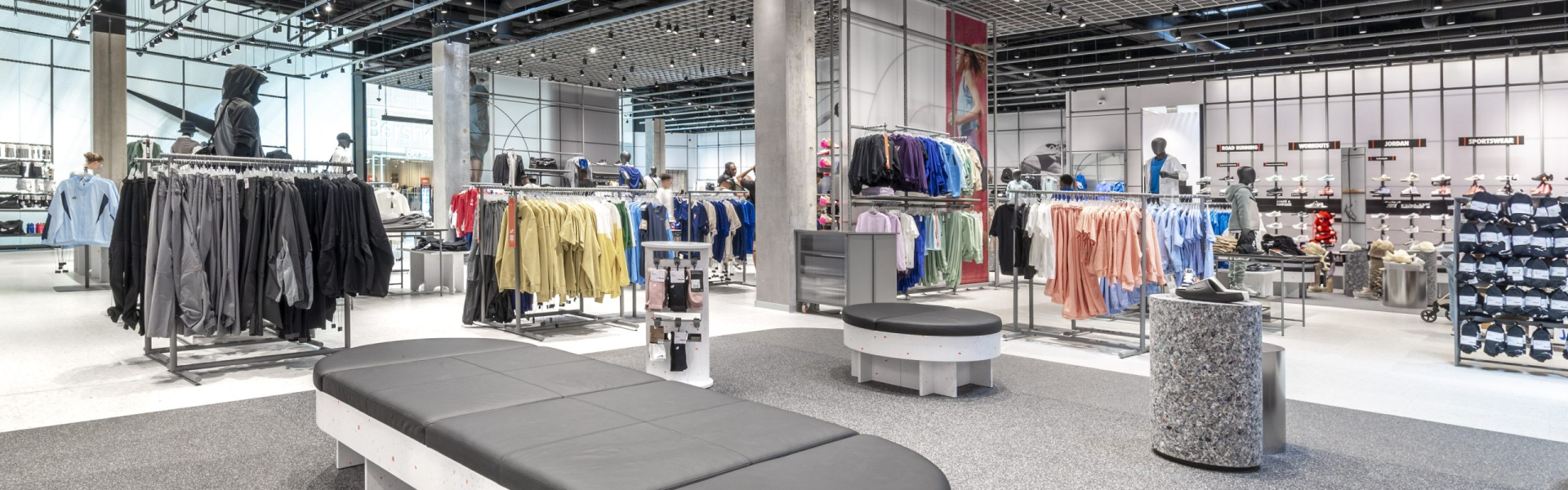 Retailors Nike Aeroville