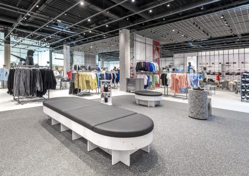 Retailors Nike Aeroville