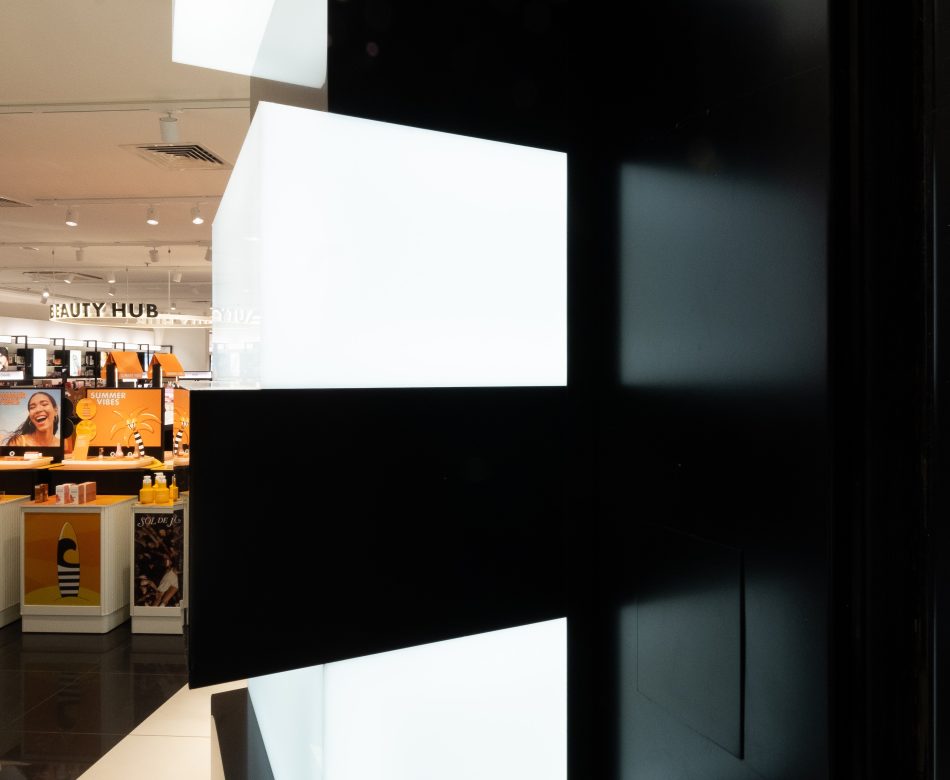 Sephora Levallois Details