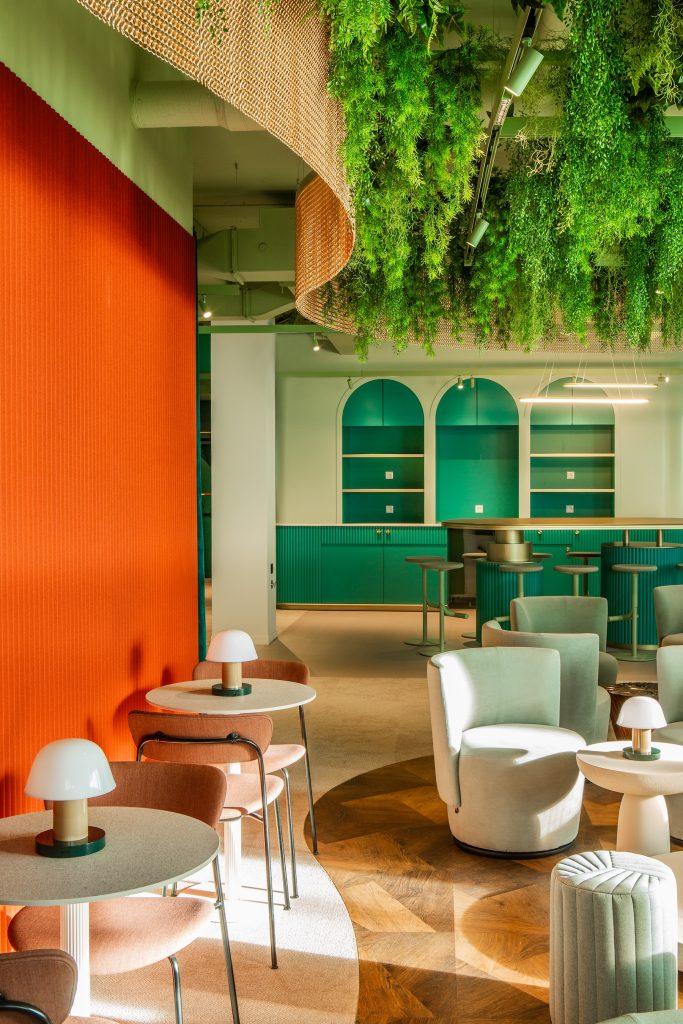 Campus Extime Roissy avec espaces de formation, mobilier sur mesure et ambiance premium