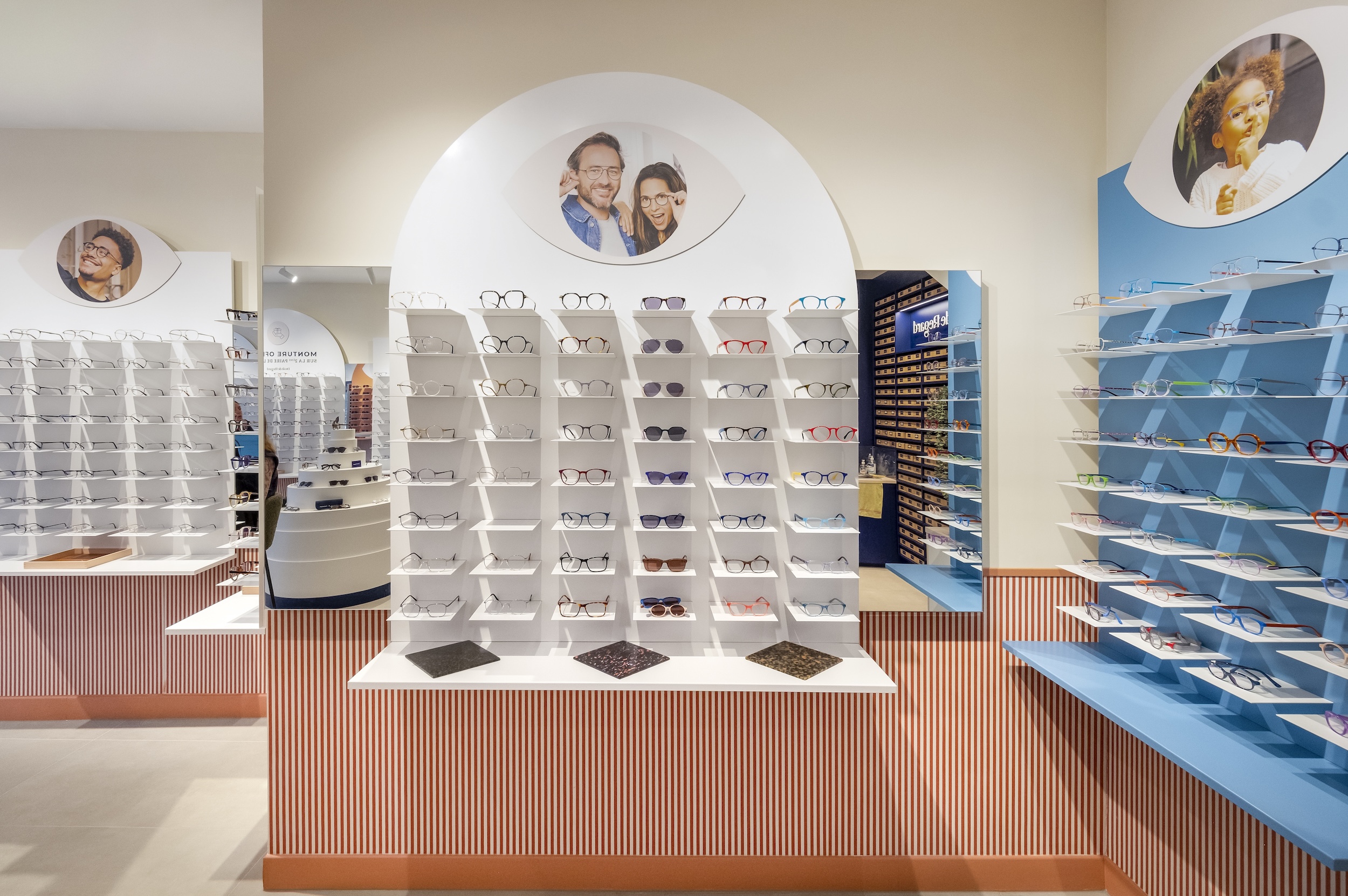 Intérieur Magasin Lunettes Droit de Regard
