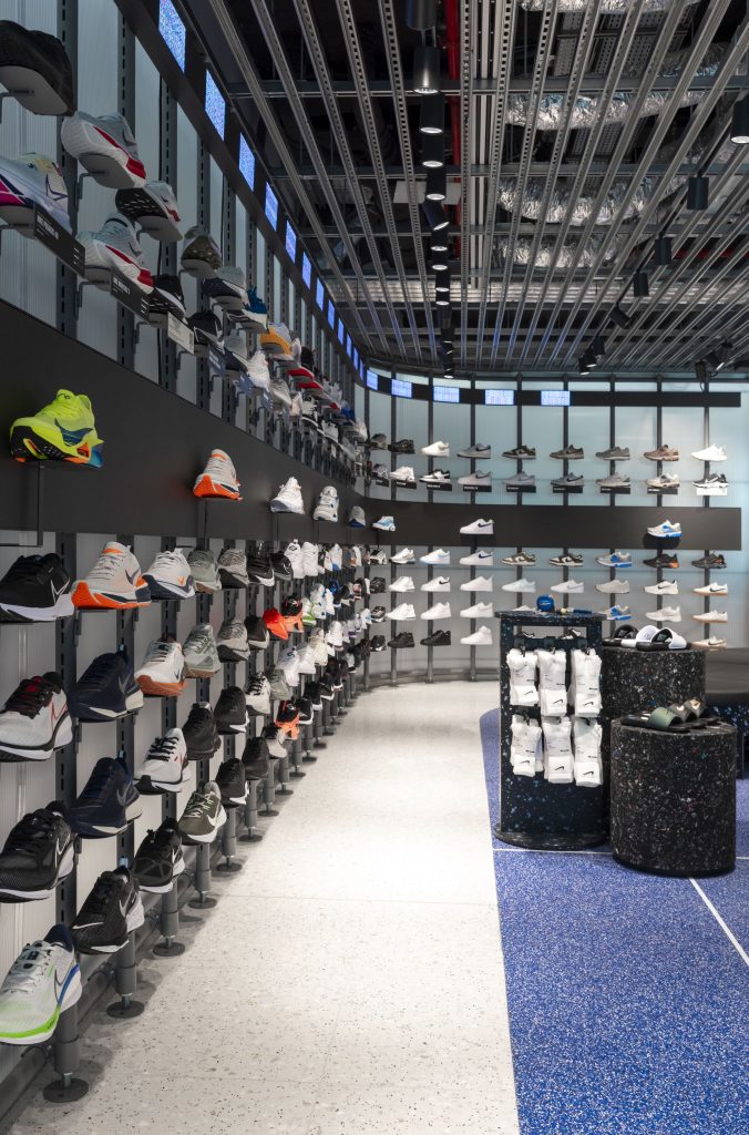 Nike Flagship L2a 057