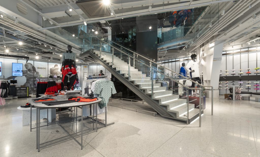 Nike Flagship L2a 088