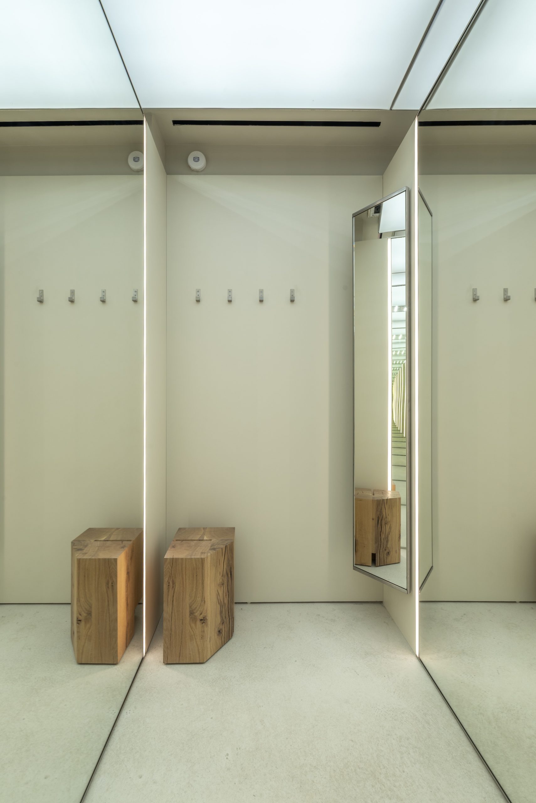 11 Contractant General Retail Boutique