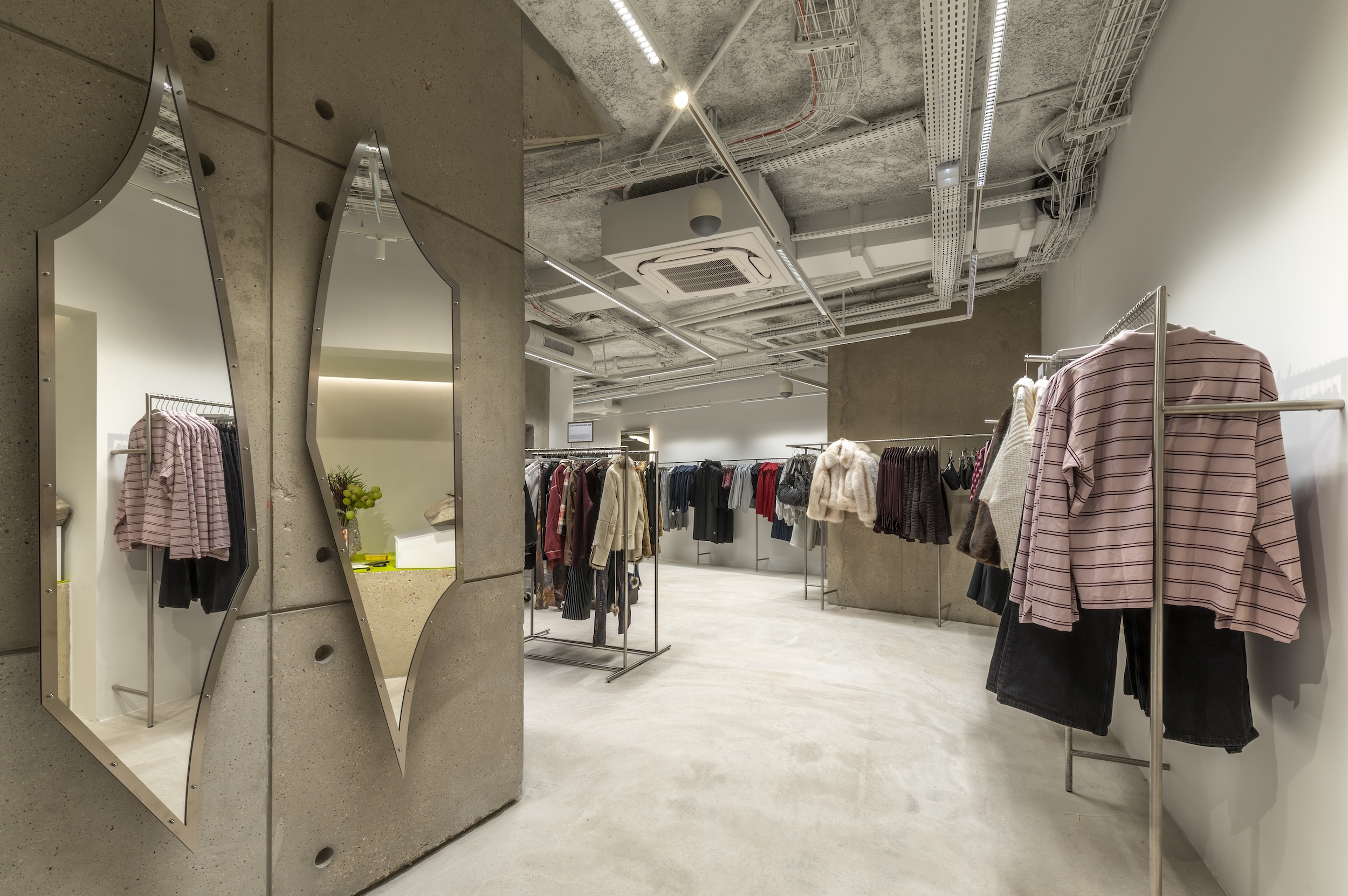 Agencement Weekday Rue de Rivoli à Paris, mobilier sur mesure