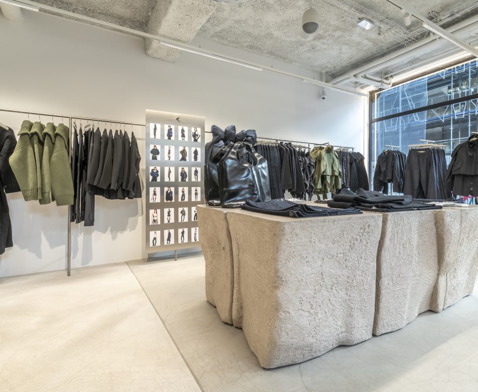 Agencement flagship Weekday Rue de Rivoli à Paris – retail premium