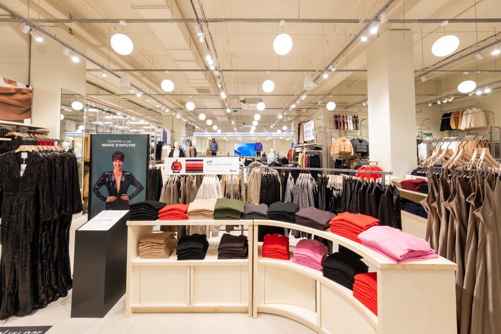 Célio centre commercial Mon Grand Plaisir, avec agencement retail et mobilier sur mesure réalisés par L2A Agencement.