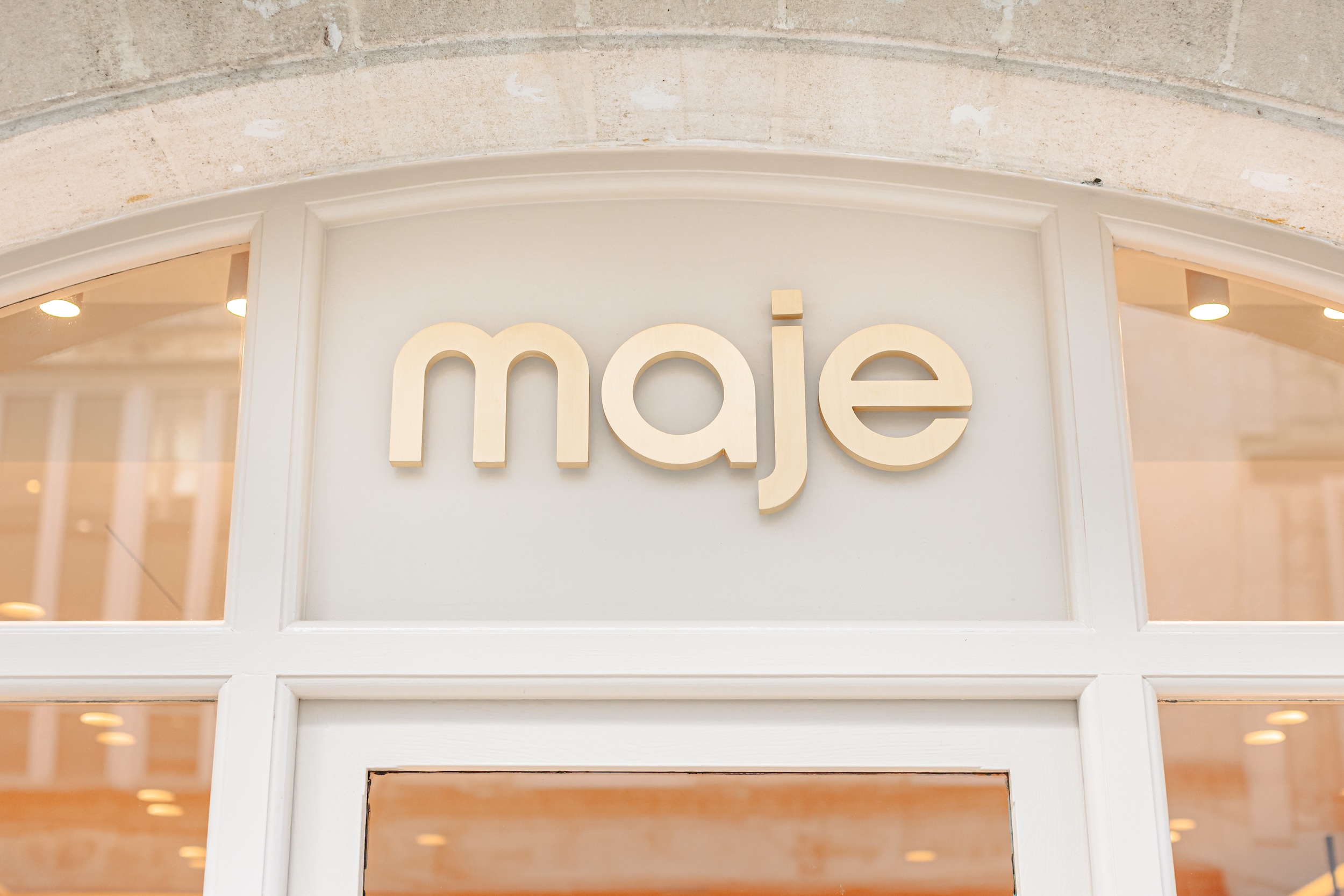 Boutique Maje à La Rochelle rénovée par L2A Agencement – vue d’ensemble