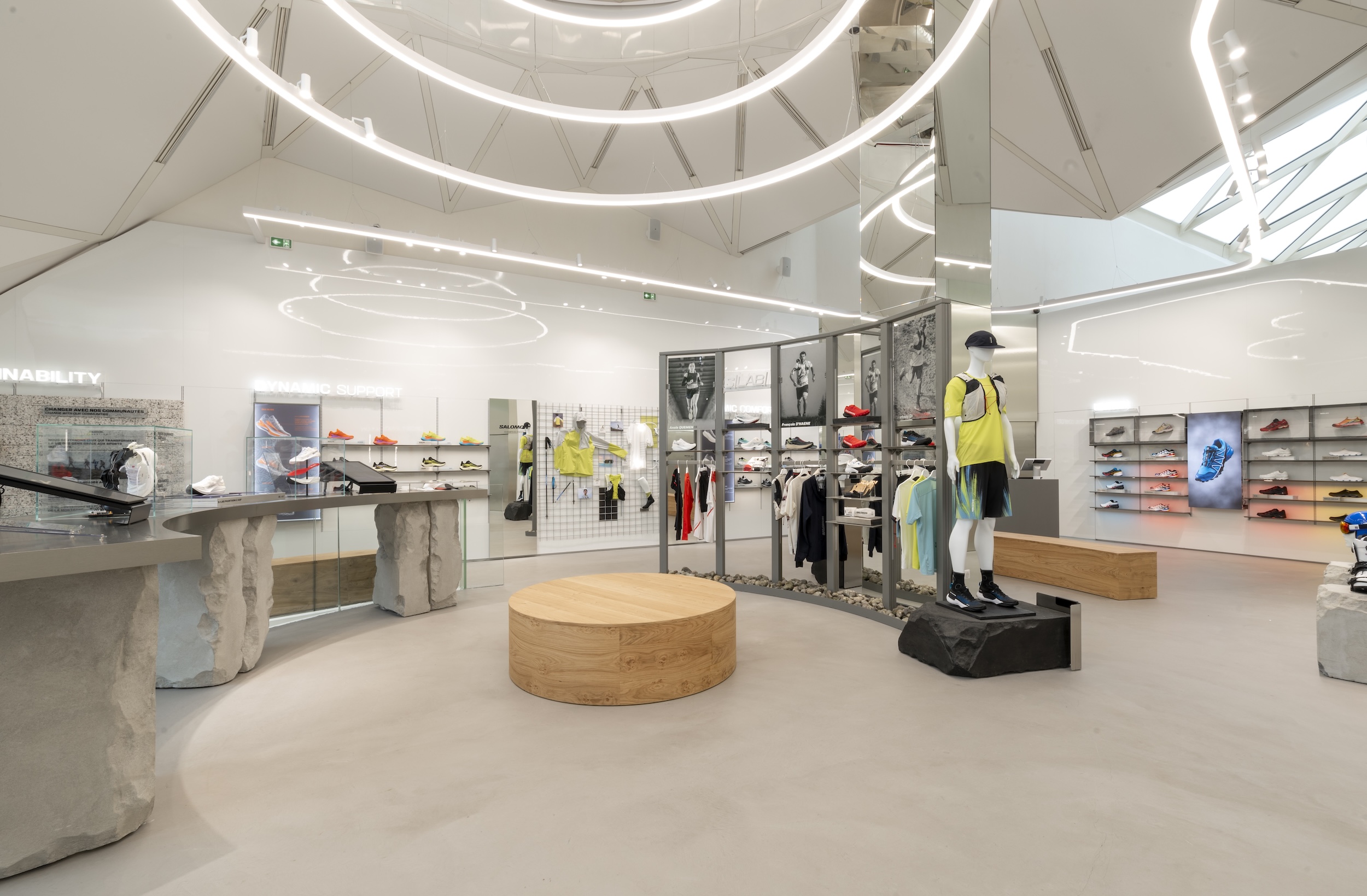 Banniere Boutique Retail Salomon Champs Elysees L2a