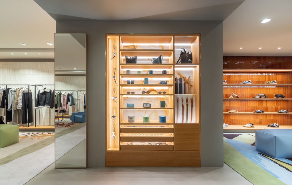 Loewe Paris 1