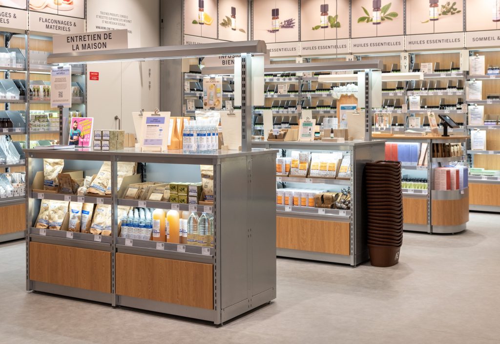 Linéaires huiles essentielles et entretien de la maison dans la boutique Aroma-Zone Vélizy