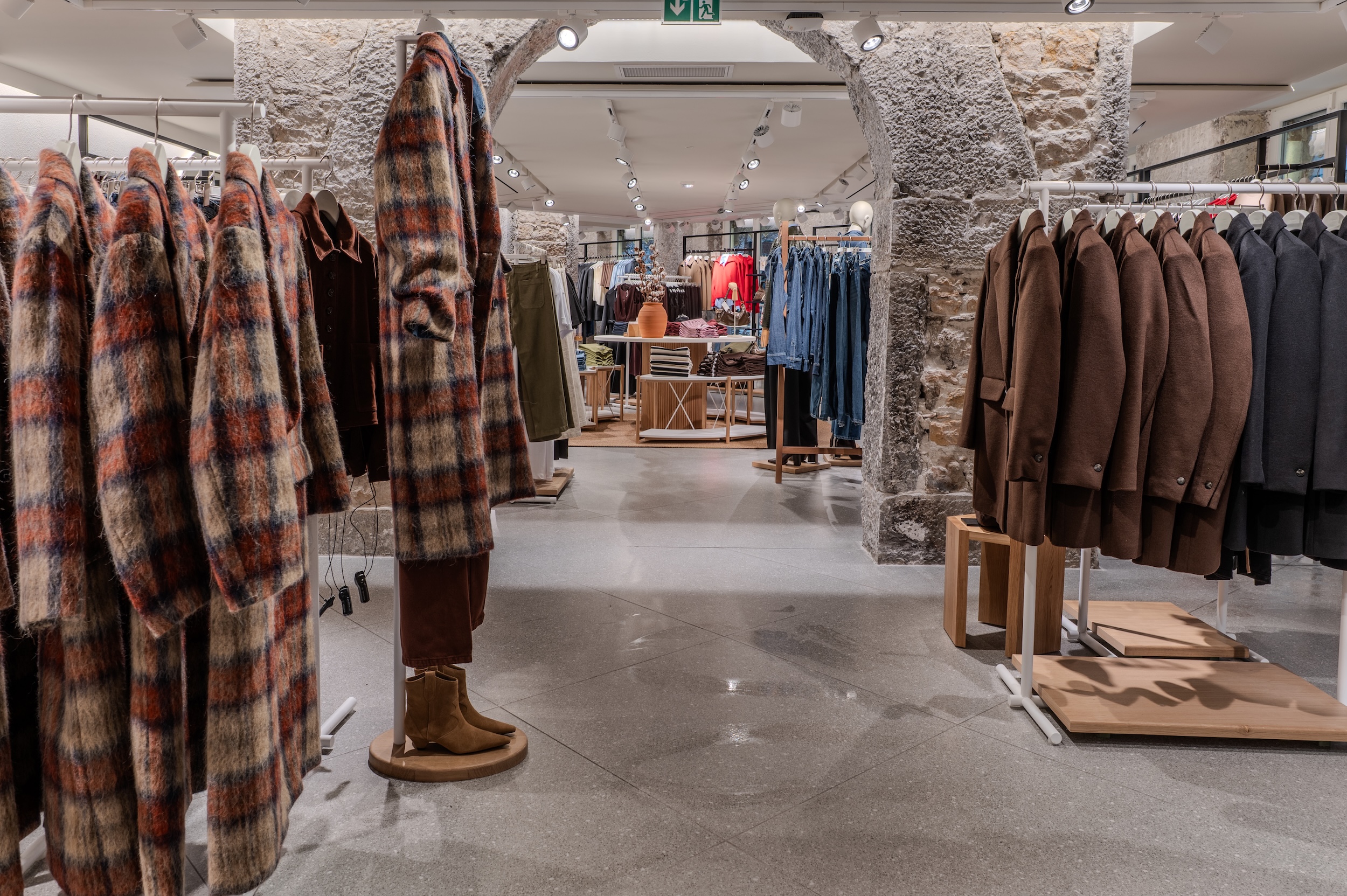 L2a Agencement Mango Lyon