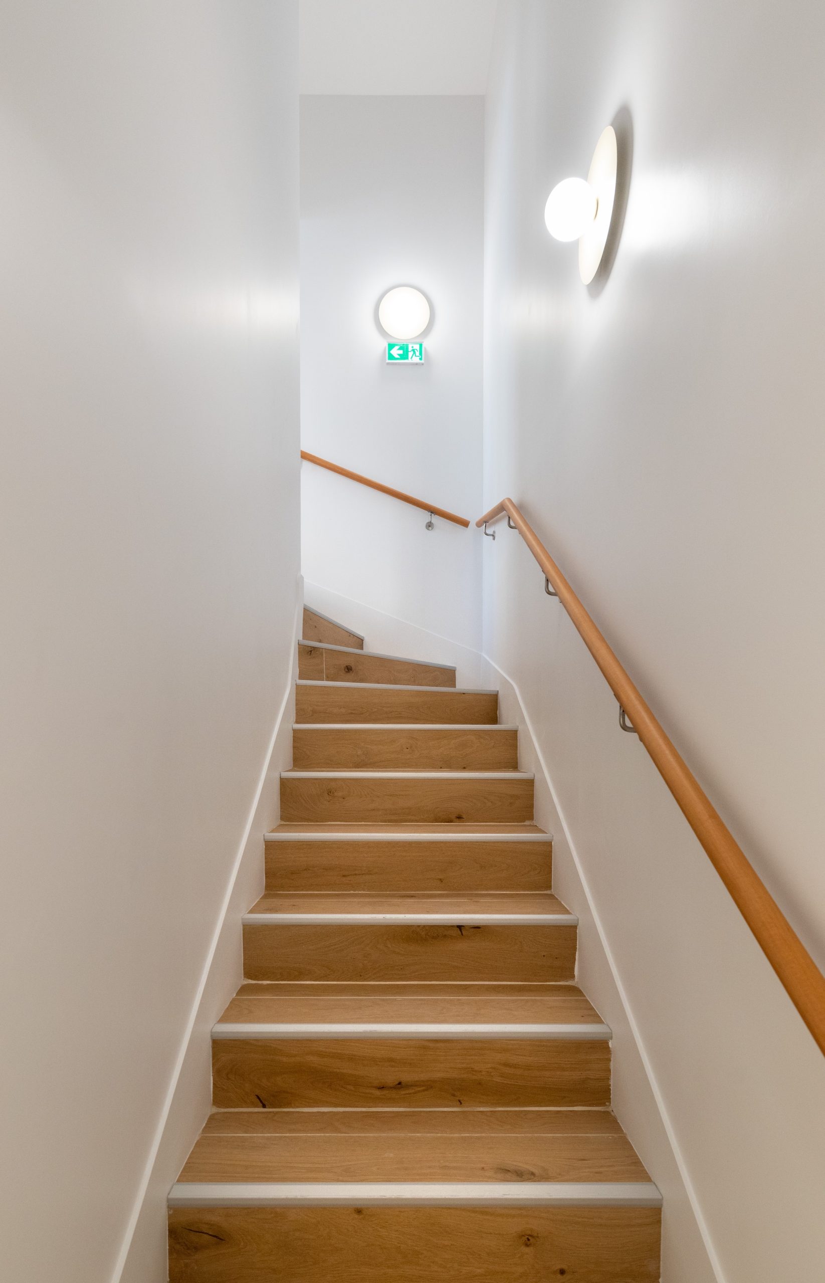 Détail finition haut de gamme mobilier agence bancaire Neuilly L2A Agencement