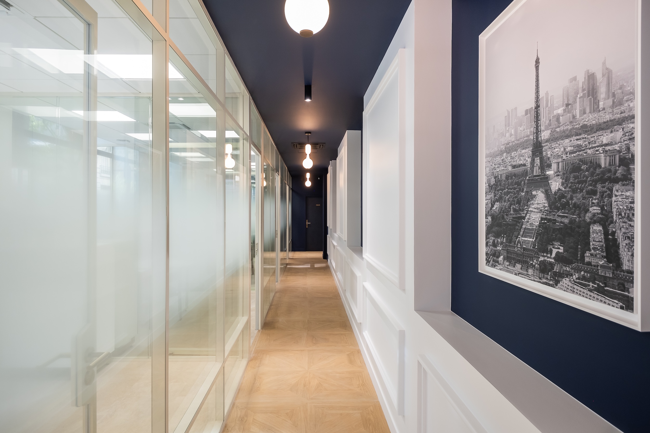 Circulation intérieure fluide agence bancaire Caisse d’Épargne Neuilly design L2A Agencement