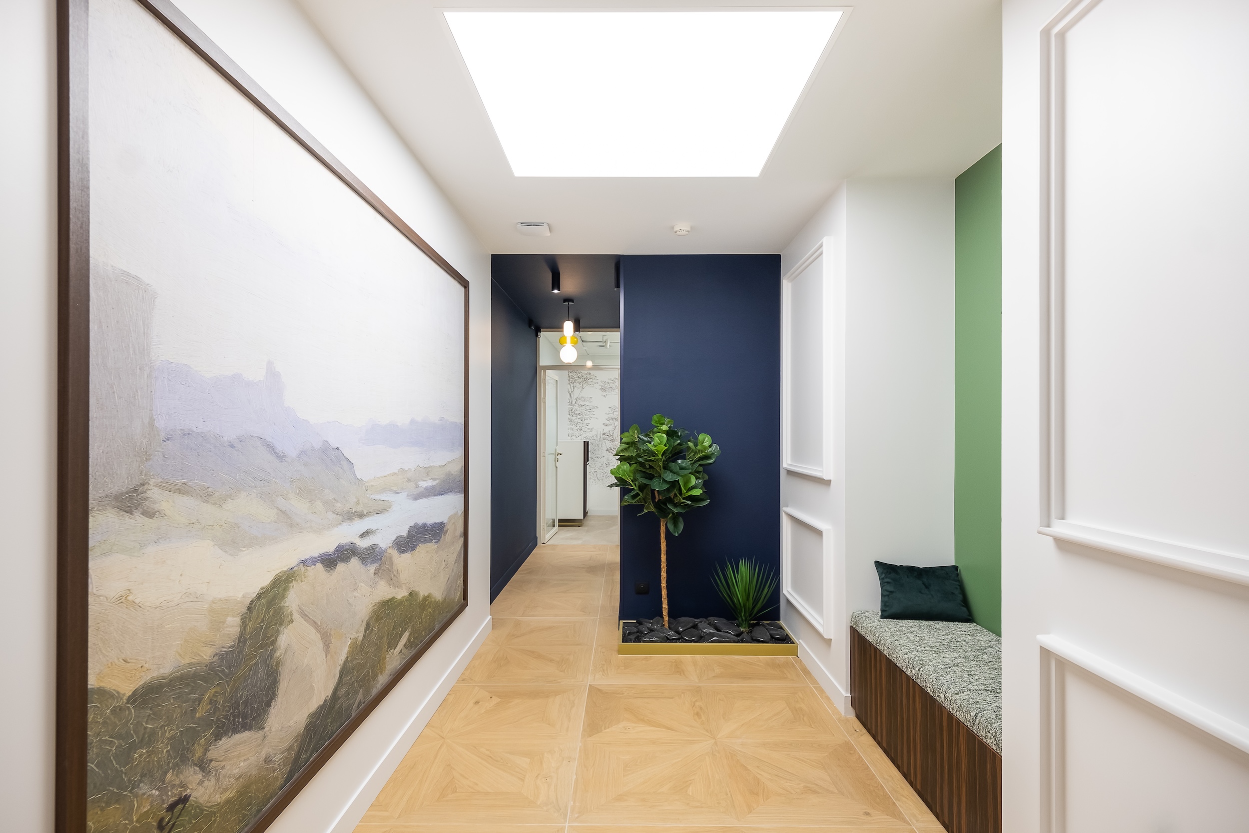 Vue globale agence bancaire premium Caisse d’Épargne Neuilly-sur-Seine aménagement L2A