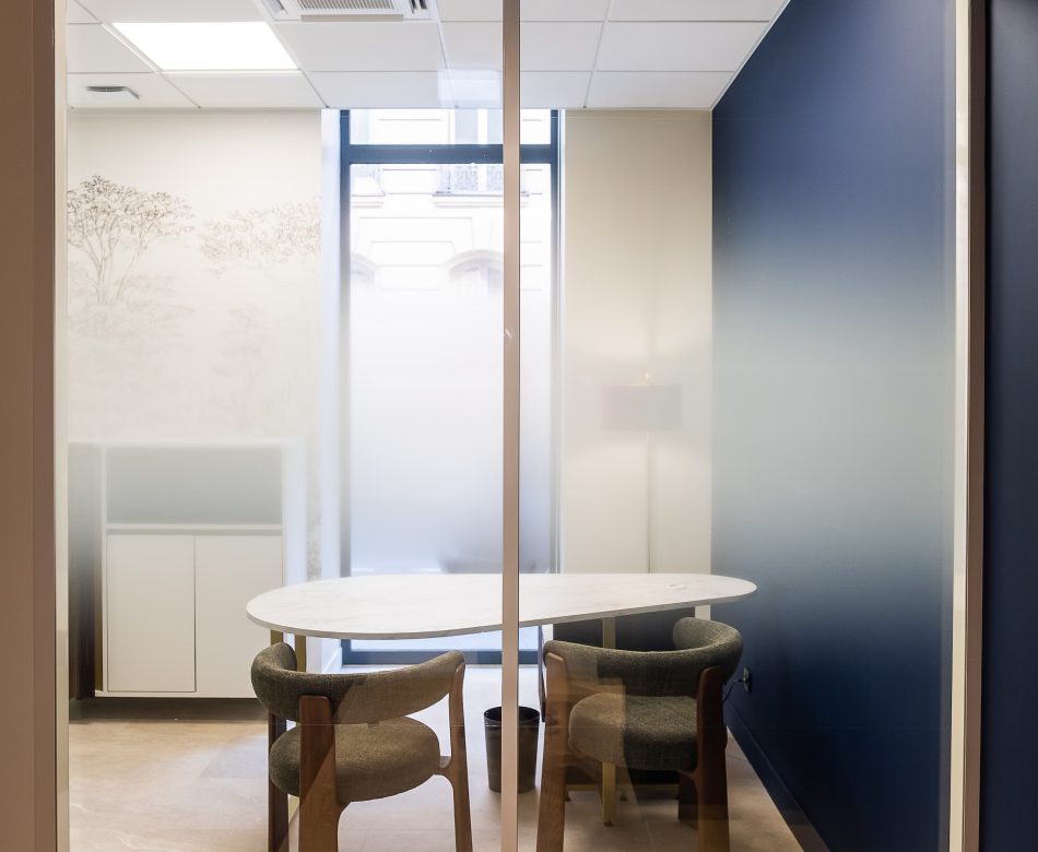 Zone de confidentialité bureau fermé agence bancaire Neuilly L2A Agencement