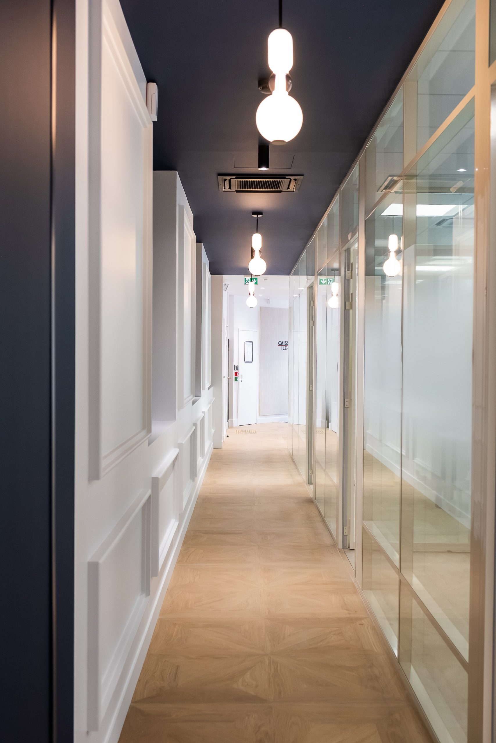 Perspective espace bancaire chaleureux et premium Neuilly-sur-Seine L2A Agencement