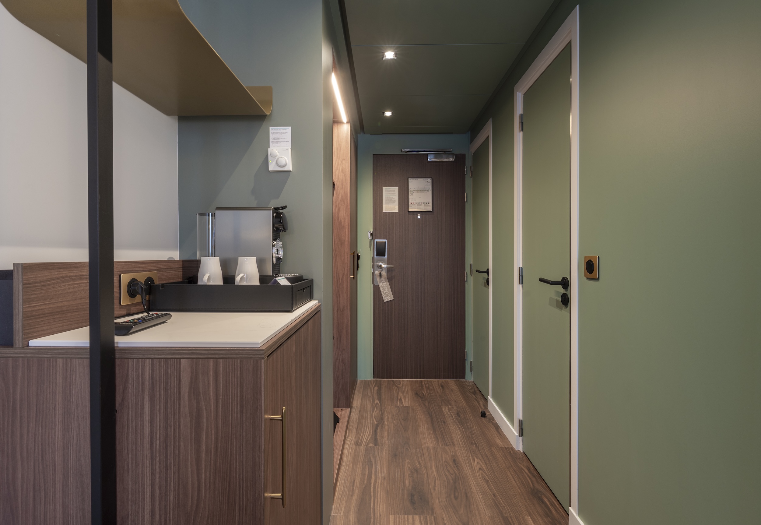 Fabrication de meubles pour chambres d’hôtel