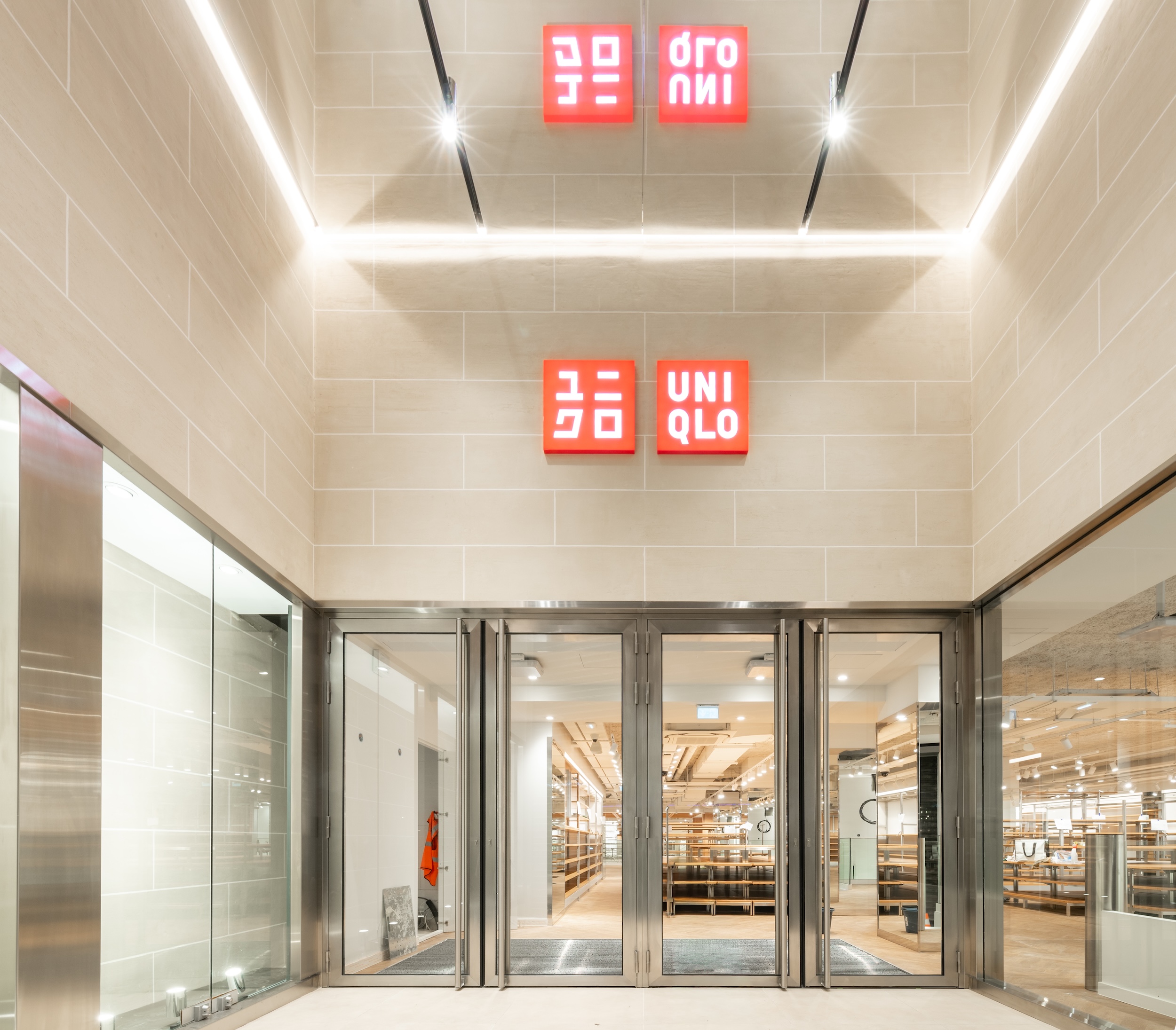 Realisation Uniqlo Paris L2a Agencement 1