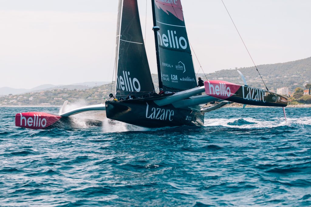 Trimaran Lazare au coeur de l'océan