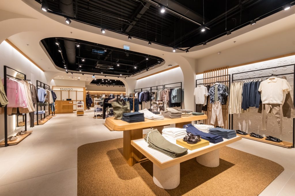 Travaux d’agencement de la boutique Mango réalisés par L2A Agencement