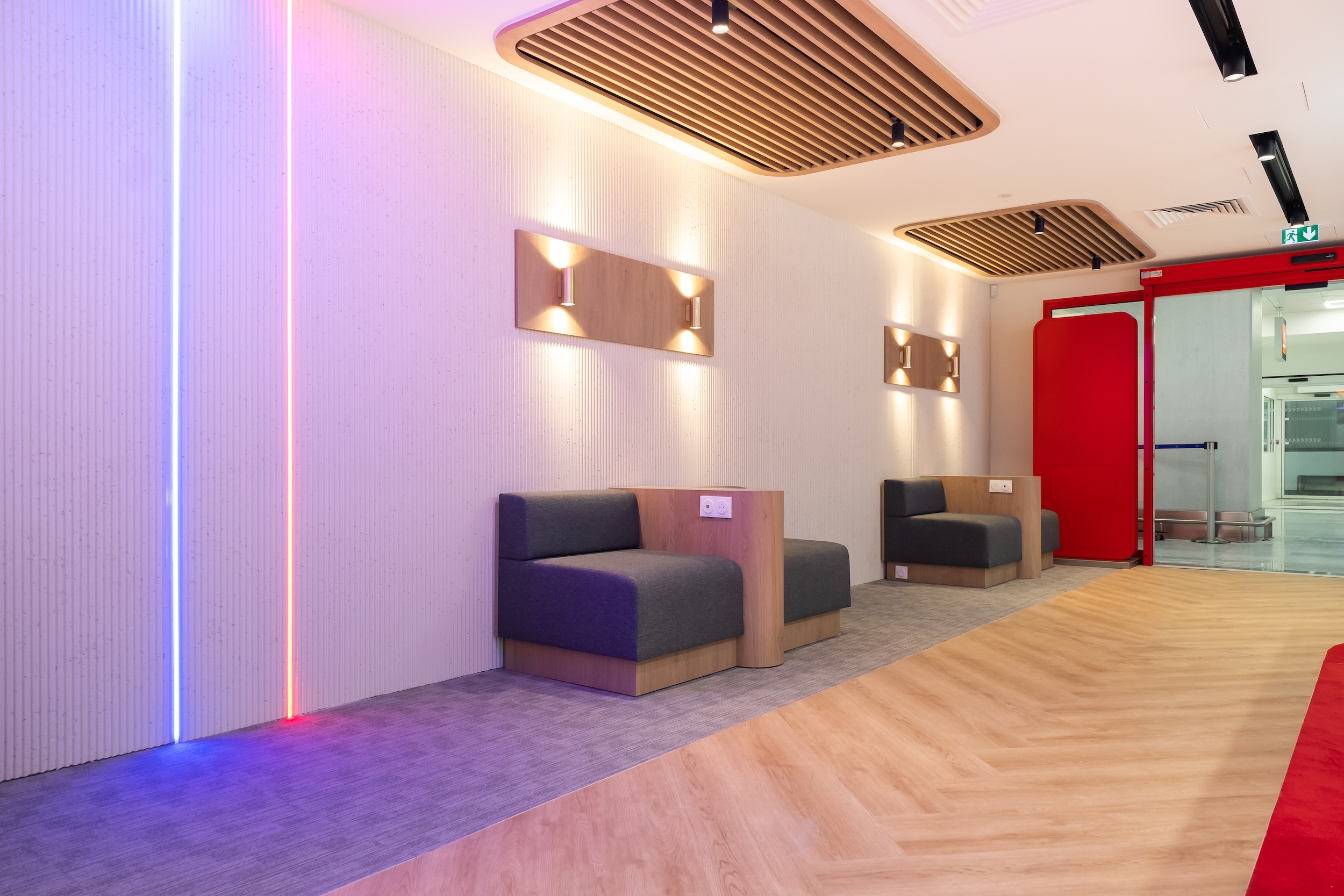 4 Agencement Concept Flagship Avis Roissy